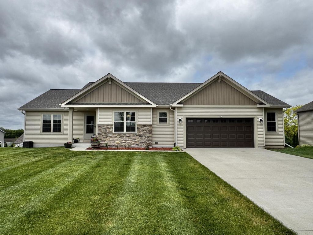 411 Rosewood COURT, Lake Mills, WI 53551