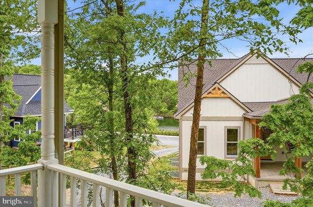 514 SLEIGH DR, Cross Junction, VA 22625