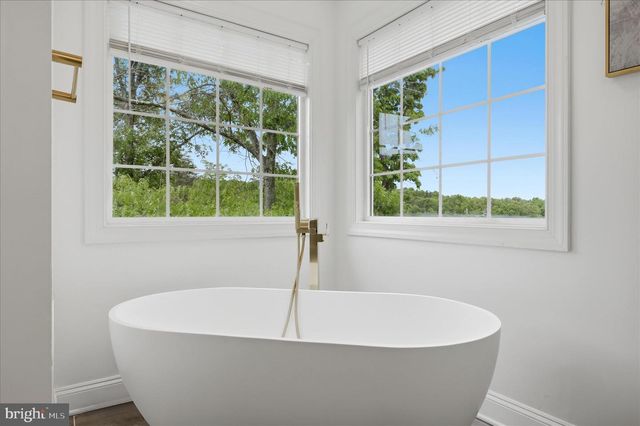 514 SLEIGH DR, Cross Junction, VA 22625