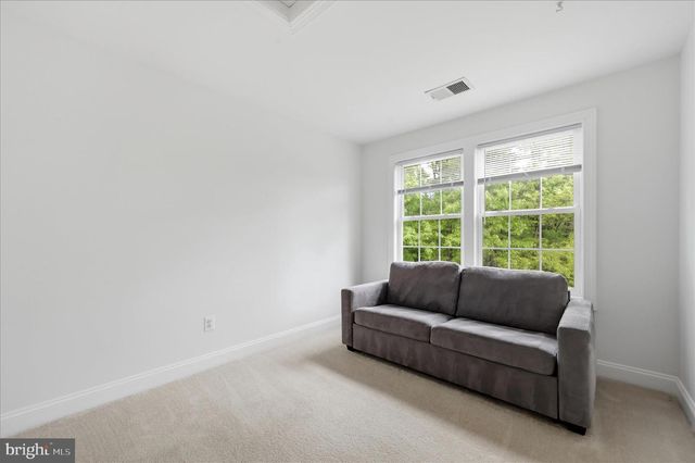 514 SLEIGH DR, Cross Junction, VA 22625