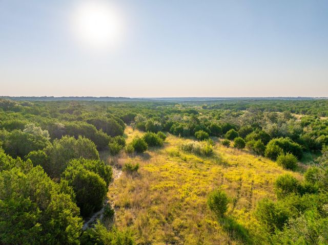 128 Private Road 142, Lampasas, TX 76550