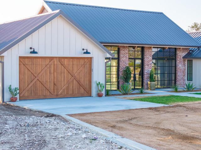 128 Private Road 142, Lampasas, TX 76550