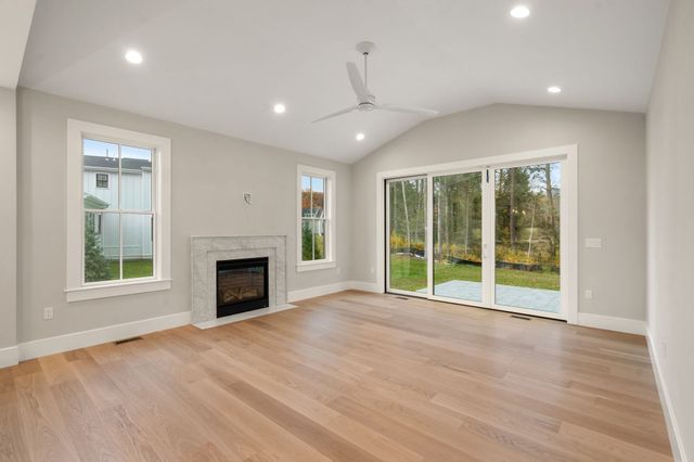 29 Country Farm Rd 29, Framingham, MA 01701