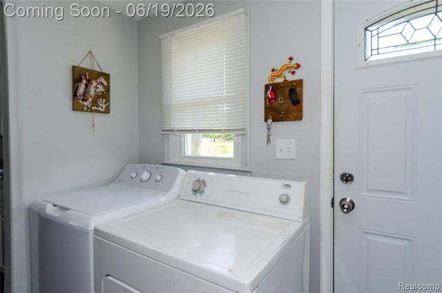 337 Lansing Drive, Waterford, MI 48328
