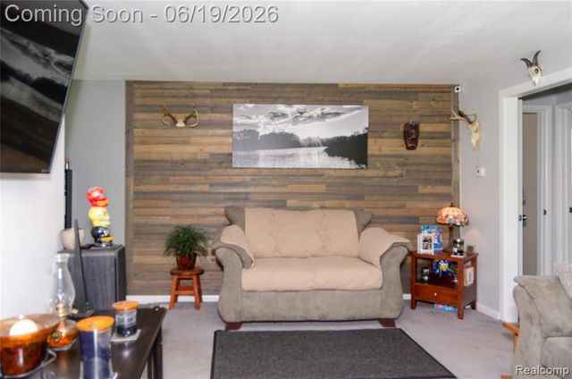 337 Lansing Drive, Waterford, MI 48328