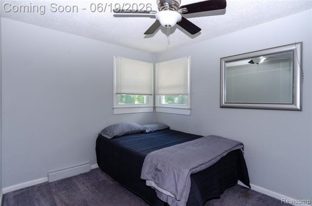337 Lansing Drive, Waterford, MI 48328