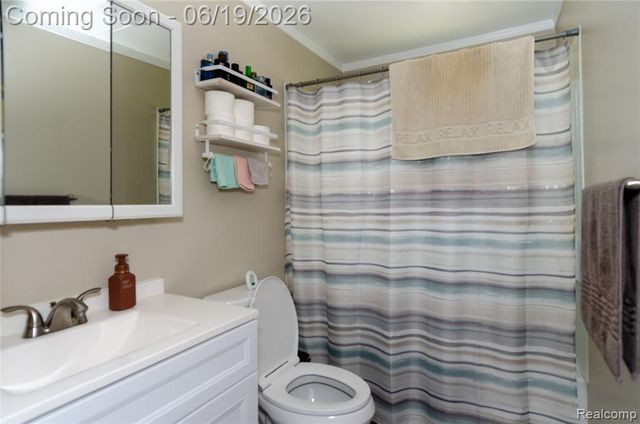 337 Lansing Drive, Waterford, MI 48328