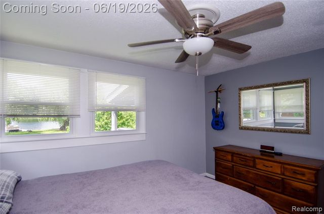 337 Lansing Drive, Waterford, MI 48328
