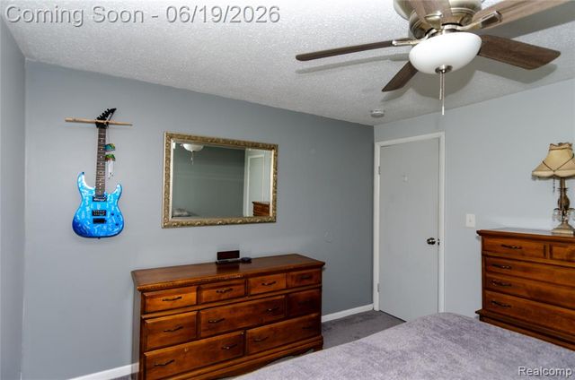 337 Lansing Drive, Waterford, MI 48328