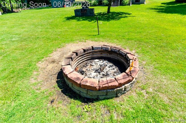 337 Lansing Drive, Waterford, MI 48328