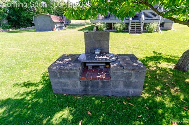 337 Lansing Drive, Waterford, MI 48328