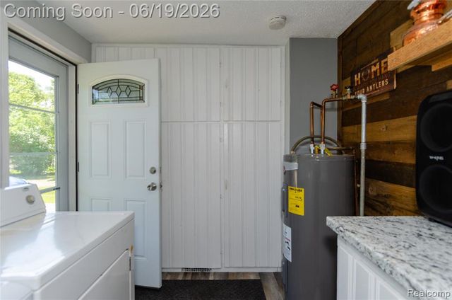 337 Lansing Drive, Waterford, MI 48328