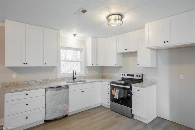 1499 Greene Oak Road, Asheboro, NC 27205