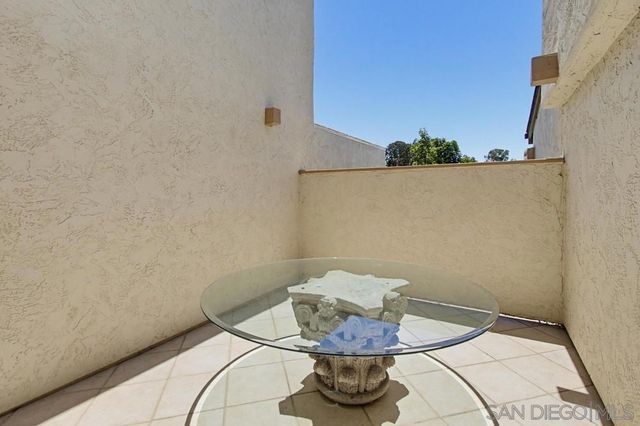 8982 Caminito Verano, La Jolla, CA 92037