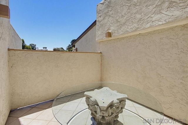 8982 Caminito Verano, La Jolla, CA 92037