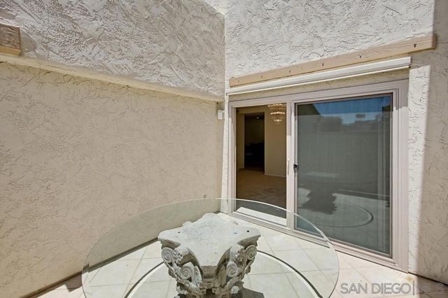 8982 Caminito Verano, La Jolla, CA 92037