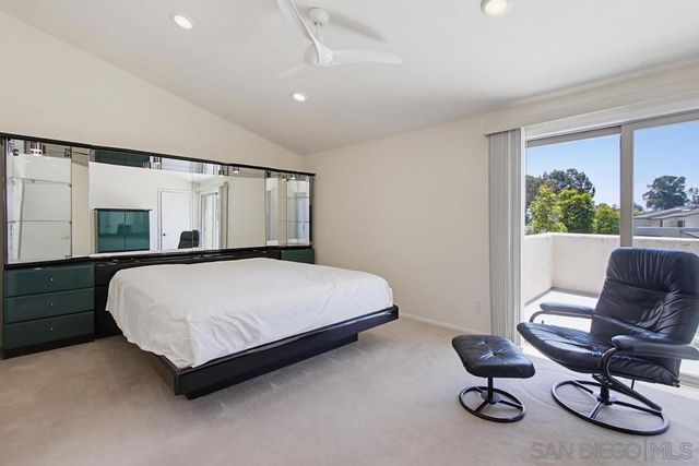 8982 Caminito Verano, La Jolla, CA 92037