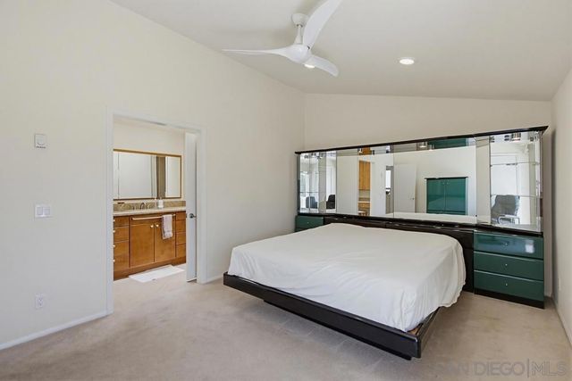 8982 Caminito Verano, La Jolla, CA 92037
