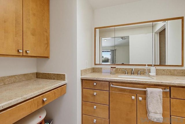 8982 Caminito Verano, La Jolla, CA 92037