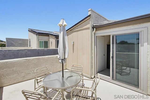 8982 Caminito Verano, La Jolla, CA 92037