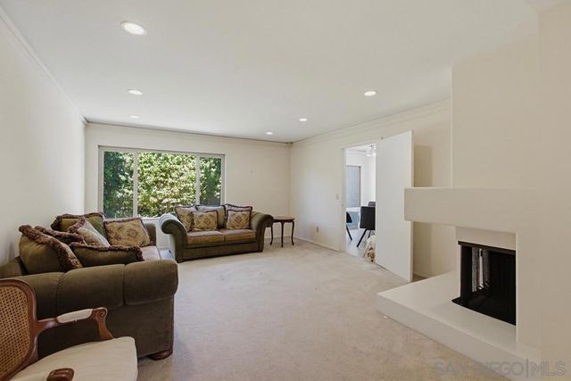 8982 Caminito Verano, La Jolla, CA 92037