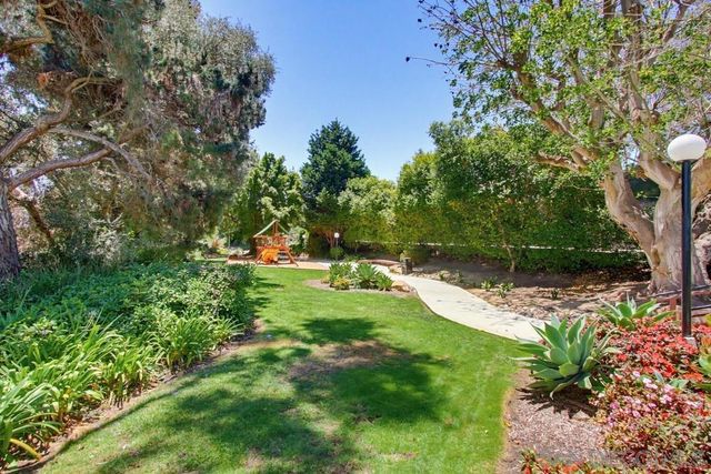 8982 Caminito Verano, La Jolla, CA 92037