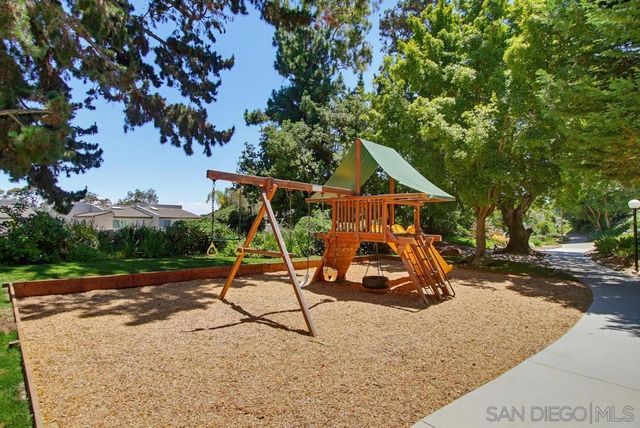 8982 Caminito Verano, La Jolla, CA 92037