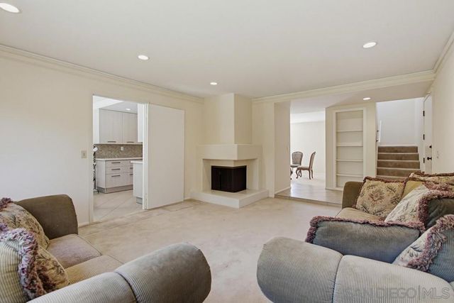 8982 Caminito Verano, La Jolla, CA 92037