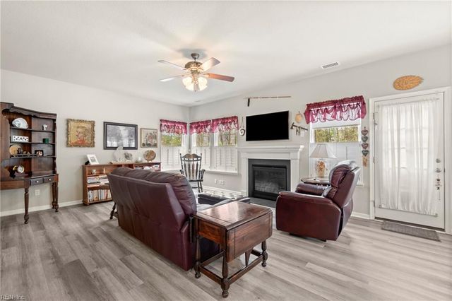 121 Blessing CIR, Suffolk, VA 23434