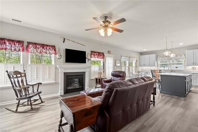 121 Blessing CIR, Suffolk, VA 23434