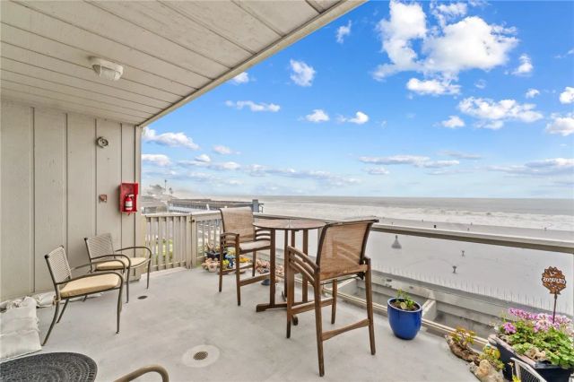 77 N Ocean Avenue 12, Cayucos, CA 93430