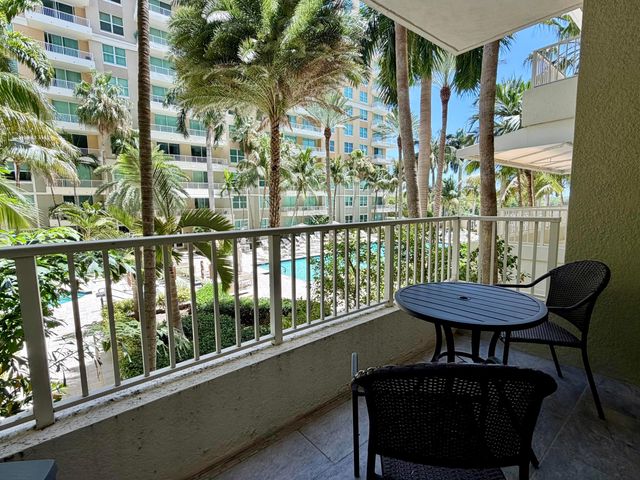 625 Casa Loma Boulevard 207, Boynton Beach, FL 33435