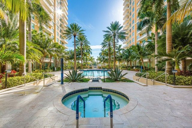625 Casa Loma Boulevard 207, Boynton Beach, FL 33435