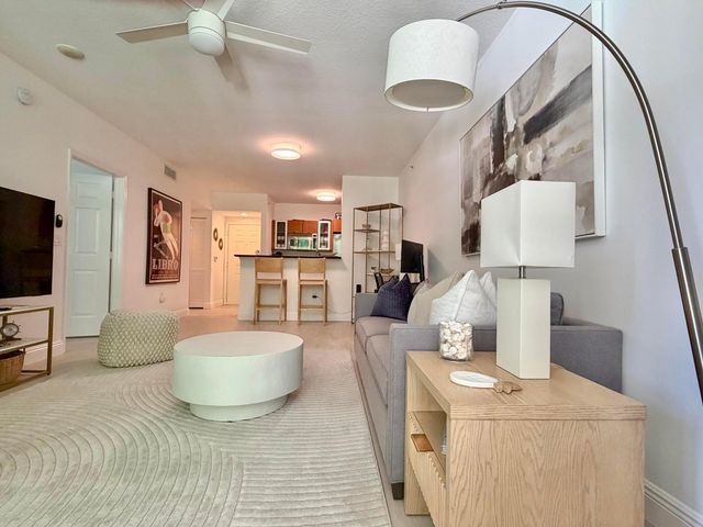 625 Casa Loma Boulevard 207, Boynton Beach, FL 33435