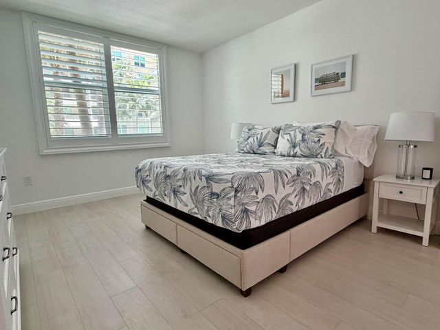 625 Casa Loma Boulevard 207, Boynton Beach, FL 33435