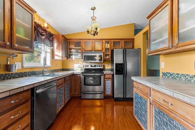 4836 9th Avenue S, Fargo, ND 58103