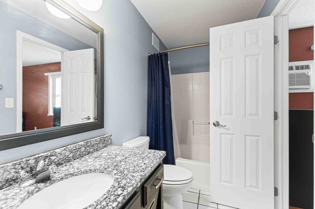 4836 9th Avenue S, Fargo, ND 58103