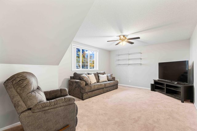 4836 9th Avenue S, Fargo, ND 58103