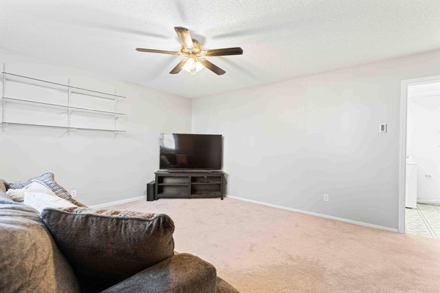 4836 9th Avenue S, Fargo, ND 58103