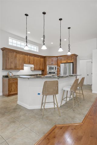 201 Teakwood Lane, Cedar Rapids, IA 52402