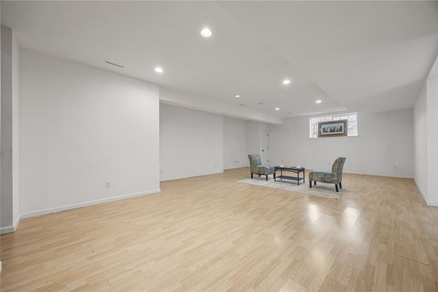 201 Teakwood Lane, Cedar Rapids, IA 52402