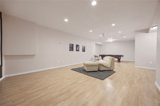 201 Teakwood Lane, Cedar Rapids, IA 52402