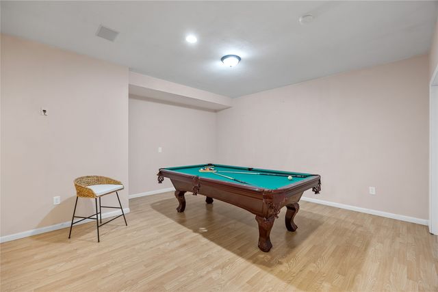 201 Teakwood Lane, Cedar Rapids, IA 52402