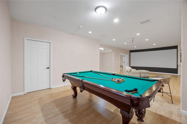 201 Teakwood Lane, Cedar Rapids, IA 52402