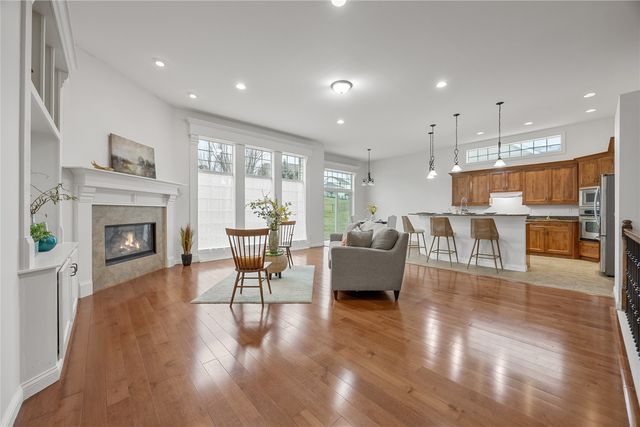 201 Teakwood Lane, Cedar Rapids, IA 52402