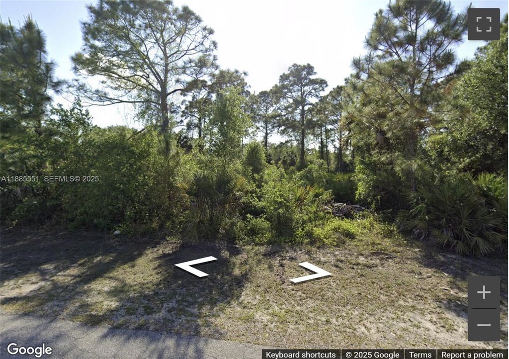 617 Henry Avenue, Lehigh Acres, FL 33972