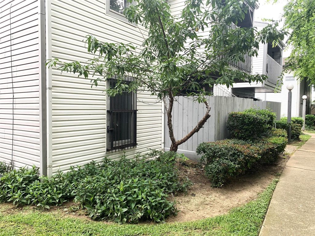 7200 Clarewood Drive 1904, Houston, TX 77036