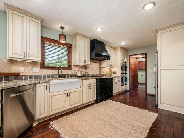 613 Valley Wood Court, Westerville, OH 43081