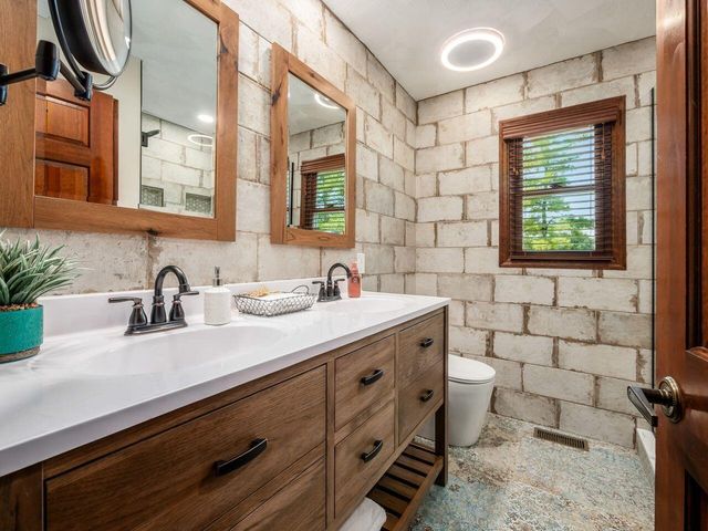 613 Valley Wood Court, Westerville, OH 43081