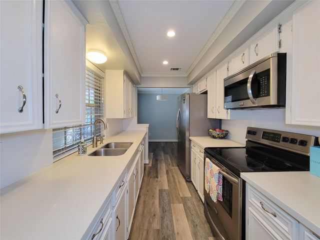 6302 1st Street, Bellaire, TX 77401